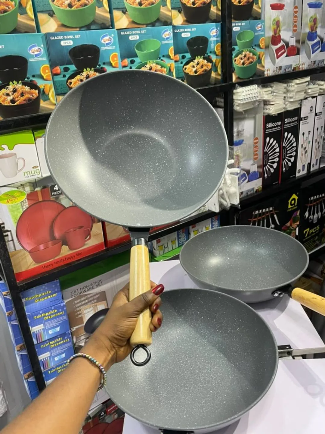 NONSTICK FRYPAN