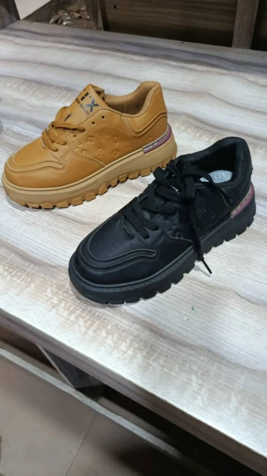 Fashion Pure Black Sneaker For All